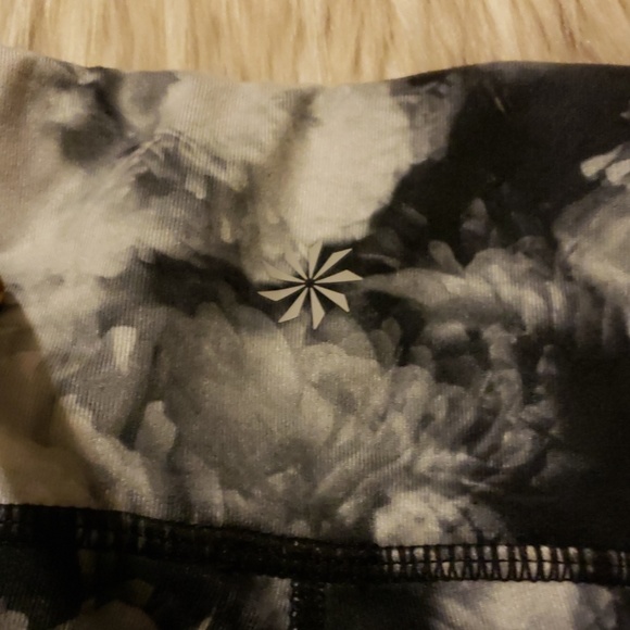 Athleta Floral crush leggings - Picture 4 of 6